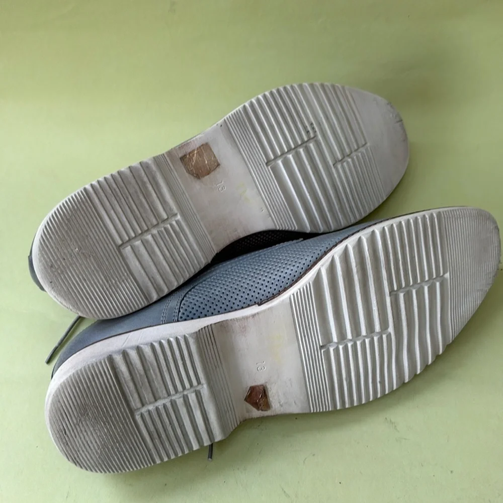 Grayish blue English Laundry leather shoes